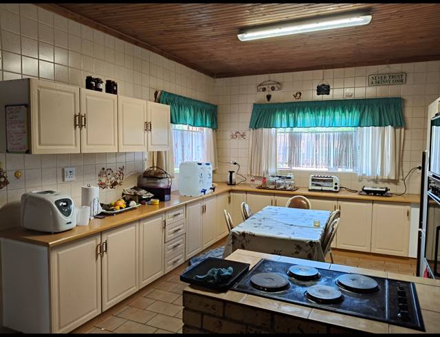 4 BEDROOM HOUSE FOR SALE IN SUIDEROORD